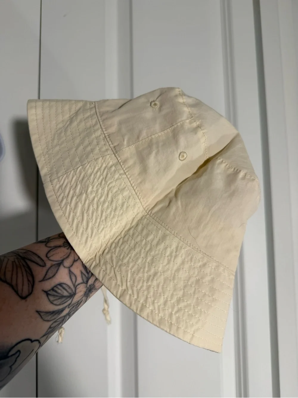 wild fable Cream Bucket Hat with Chin Ties